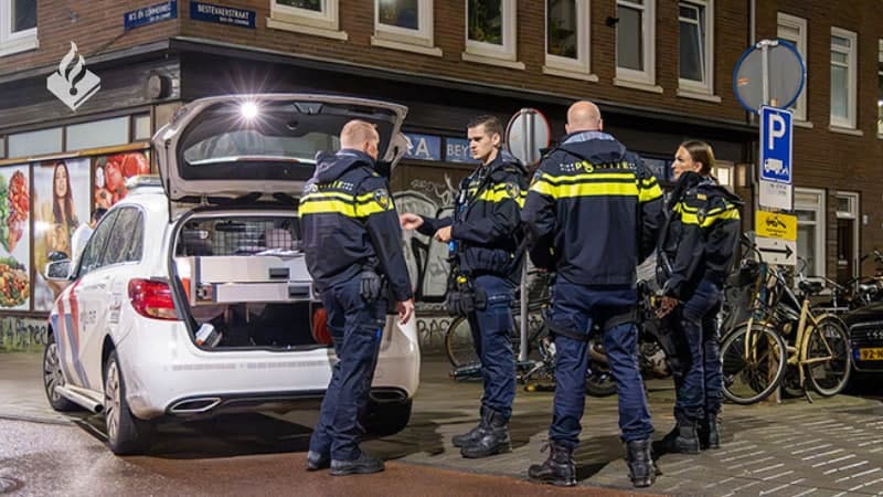 Foto van politie.nl: Explosie bij kinderdagverblijf: twee minderjarige verdachten aangehouden in Amsterdam | 112melder