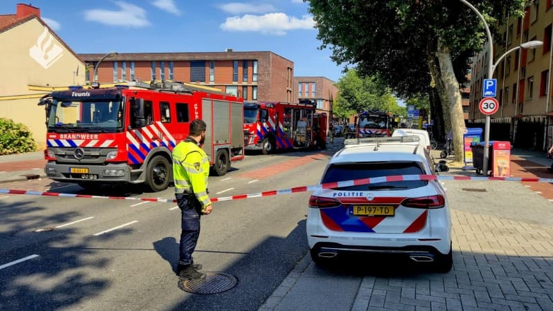 Foto van politie.nl: Fietser (29) zwaargewond na aanrijding met vrachtwagen Ruys de Beerenbrouckstraat, politie… | 112melder