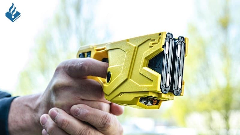 Foto van politie.nl: Aanhouding na inrijden met motor op agent in Limmen | 112melder